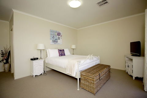 Wallaroo Marina Apartments - QLD Tourism 7