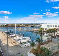 Port Adelaide Executive Waterfront Apartment - QLD Tourism