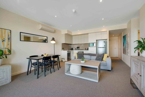 Port Adelaide Executive Waterfront Apartment - QLD Tourism 10