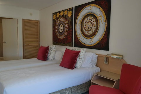 Pacific Bay Resort - QLD Tourism 5