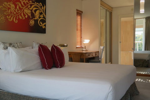 Pacific Bay Resort - QLD Tourism 2