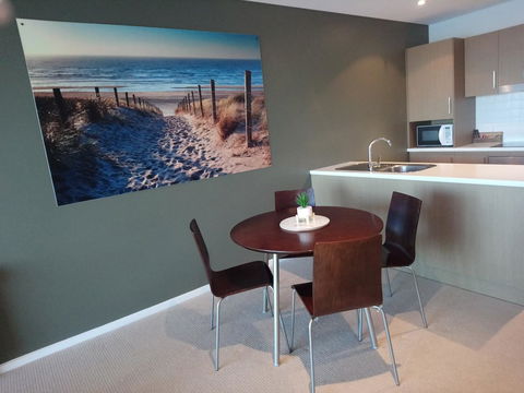 Wallaroo Marina Executive Apartments - Queensland Tourism 12