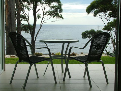 Mollymook Beach Waterfront - QLD Tourism 0