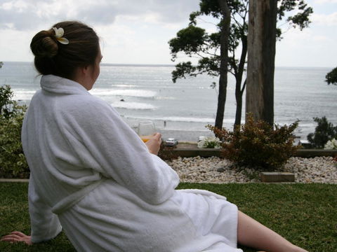 Mollymook Beach Waterfront - QLD Tourism 25
