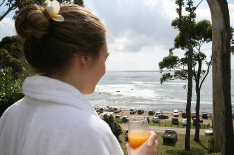 Mollymook Beach Waterfront - QLD Tourism 23