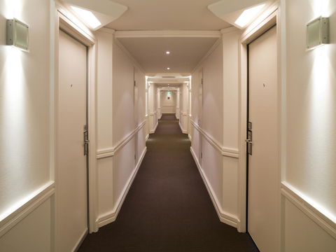 Hotel Grand Chancellor Adelaide - QLD Tourism 32