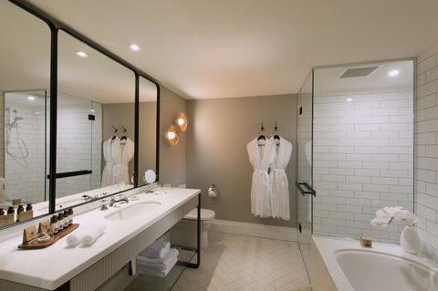 Mayfair Hotel - QLD Tourism 17
