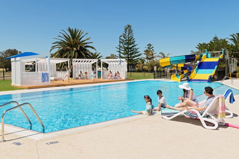 The Retreat West Beach Parks - QLD Tourism 0