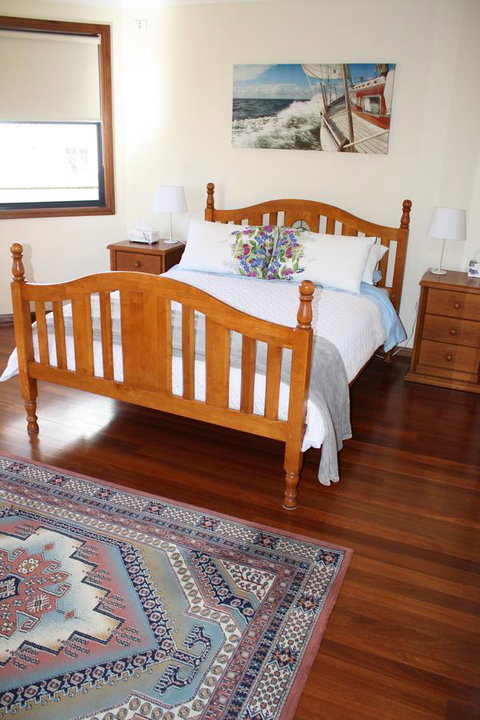 Serenity On Narrabeen Beach - 1Bdr Beachside Retreat - QLD Tourism 4