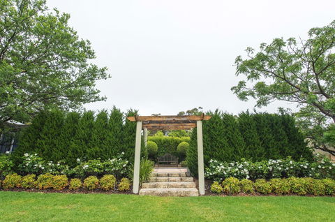 S T U D I O 22 Peaceful Retreat With Garden Views - QLD Tourism 10