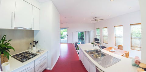 S T U D I O 22 Peaceful Retreat With Garden Views - QLD Tourism 4