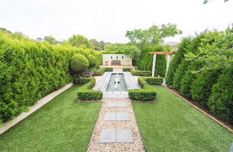 S T U D I O 22 Peaceful Retreat With Garden Views - QLD Tourism 0