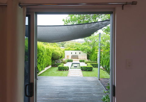 S T U D I O 22 Peaceful Retreat With Garden Views - QLD Tourism 12