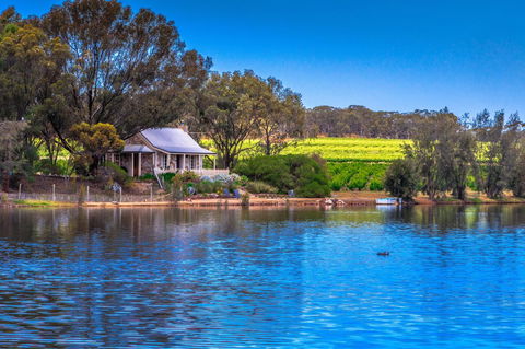 Stonewell Cottages And Vineyards - QLD Tourism 4