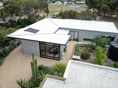 Sinclair Eco House - QLD Tourism 6