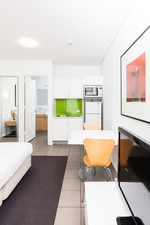 Majestic Oasis Apartments - QLD Tourism 27