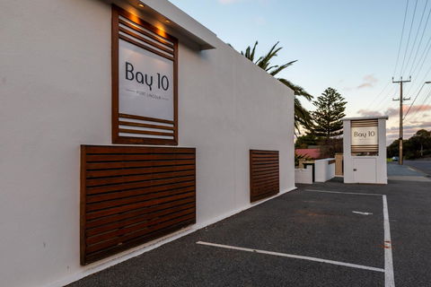 Bay 10 - Suites And Apartments - QLD Tourism 19