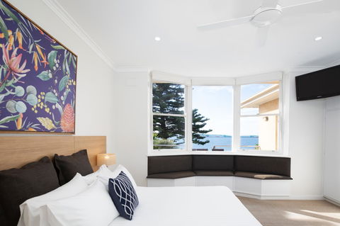 Bay 10 - Suites And Apartments - QLD Tourism 3