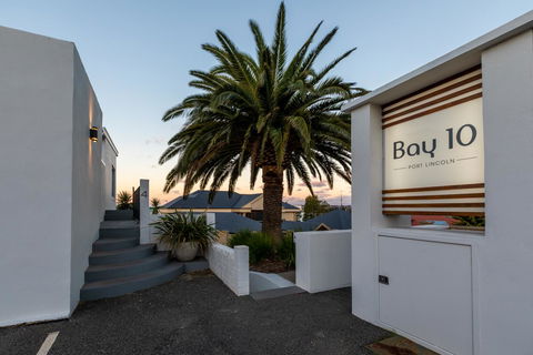 Bay 10 - Suites And Apartments - QLD Tourism 21