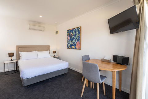Bay 10 - Suites And Apartments - QLD Tourism 8