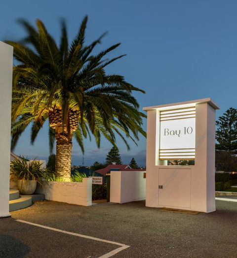 Bay 10 - Suites And Apartments - QLD Tourism 16