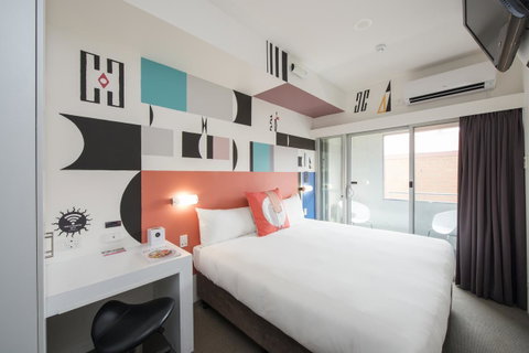 Majestic Minima Hotel - QLD Tourism 1