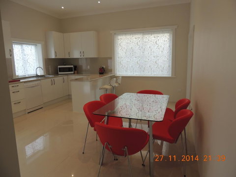 Glenelg - Marina Retreat - QLD Tourism 13