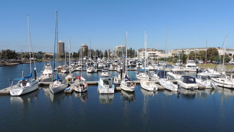 Glenelg - Marina Retreat - QLD Tourism 0