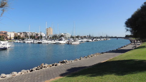Glenelg - Marina Retreat - QLD Tourism 2