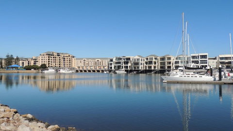 Glenelg - Marina Retreat - QLD Tourism 5