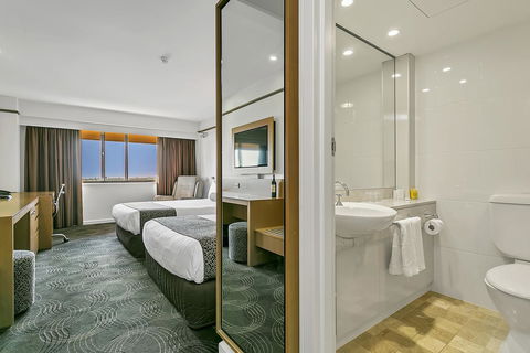 Stamford Plaza Adelaide - QLD Tourism 34