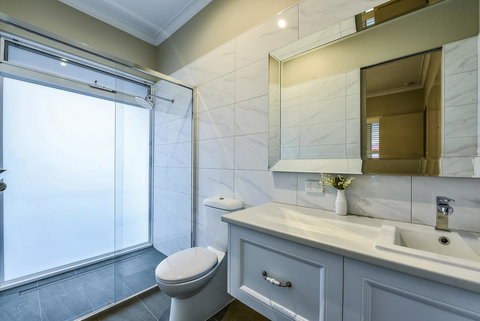 Aloha Central Luxury Apartments - Queensland Tourism 16