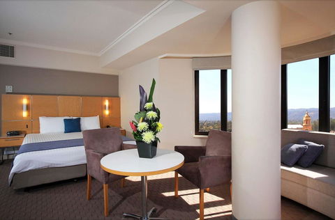 Stamford Grand Adelaide - QLD Tourism 3
