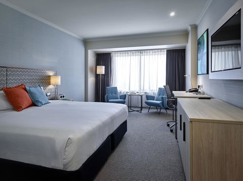 Stamford Grand Adelaide - QLD Tourism 24