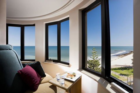 Stamford Grand Adelaide - QLD Tourism 22