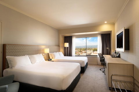 Stamford Grand Adelaide - QLD Tourism 6