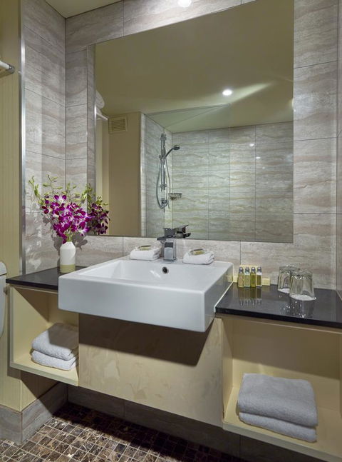 Stamford Grand Adelaide - QLD Tourism 42