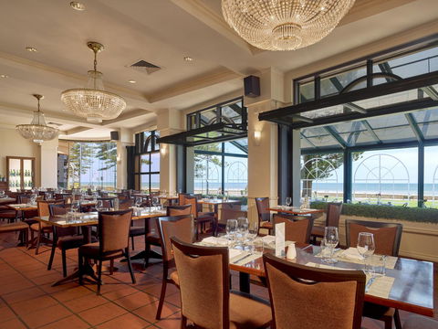 Stamford Grand Adelaide - QLD Tourism 15