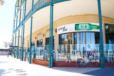 Stamford Grand Adelaide - QLD Tourism 14