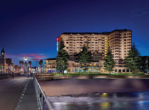 Stamford Grand Adelaide - QLD Tourism 7