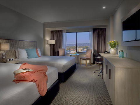 Stamford Grand Adelaide - QLD Tourism 34