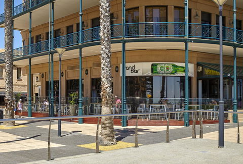 Stamford Grand Adelaide - QLD Tourism 36