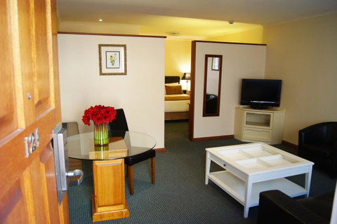 Adelaide Inn - QLD Tourism 9