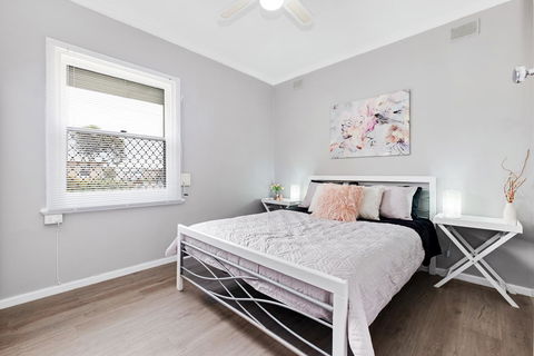 Cute And Cosy - Events, Workers, Getaways - Queensland Tourism 3