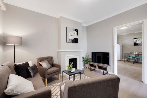 Cute And Cosy - Events, Workers, Getaways - Queensland Tourism 8