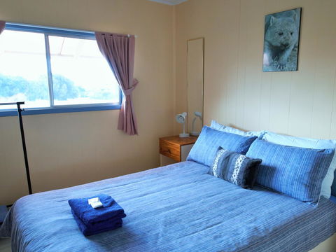 Baudin Beach Apartments - QLD Tourism 9