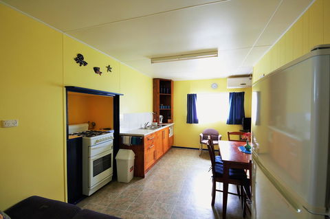 Baudin Beach Apartments - QLD Tourism 8