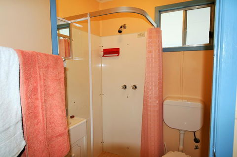 Baudin Beach Apartments - QLD Tourism 11