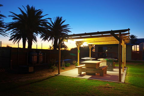 Discovery Parks - Adelaide Beachfront - QLD Tourism 24