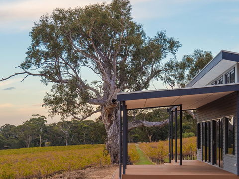Shadow Creek McLaren Vale - QLD Tourism 19